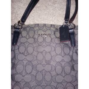 2/$30 Coach Signature Kelsey Pocketbook Shoulder Bag
